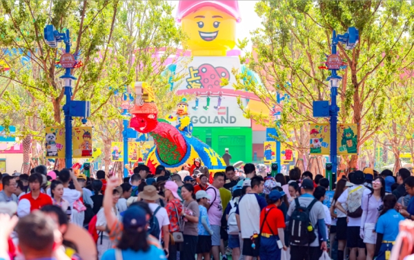 恒捷配资 乐高乐园开园带火区域文旅消费，主题公园经济热潮涌动