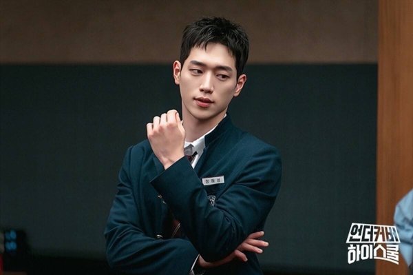 天牛宝配资 徐康俊演特工，《卧底高中》剧情看点大揭秘，收藏不亏！