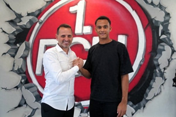 恒利决策 官方: 拜仁后卫塔雷克-布赫曼租借加盟纽伦堡, 租期一个赛季